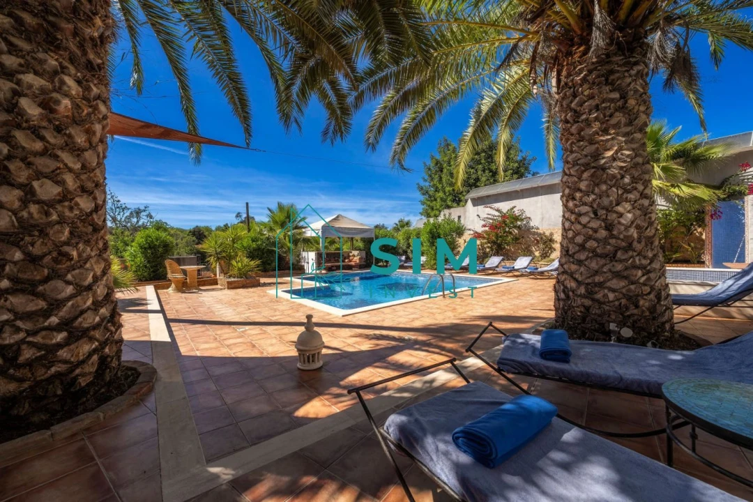 Moradia T8 para Venda em Armação de Pera Foto 46