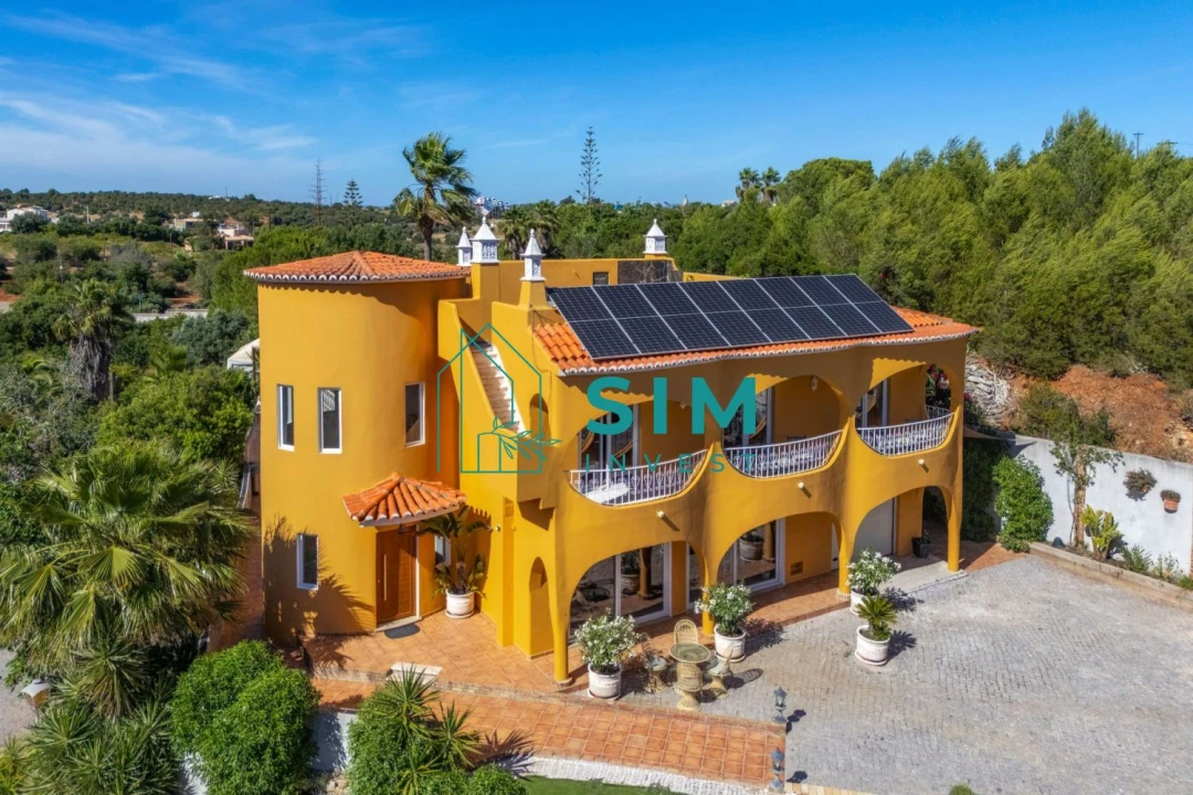Moradia T8 para Venda em Armação de Pera Foto 5