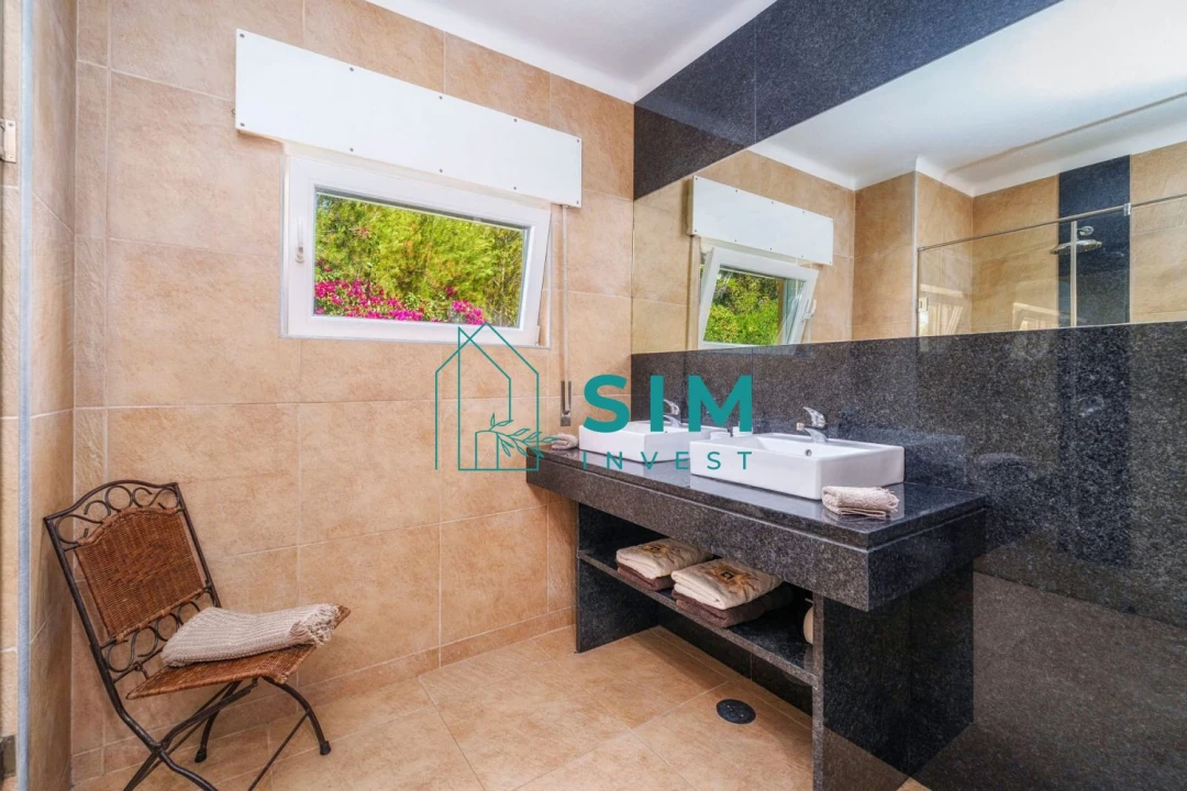 Moradia T8 para Venda em Armação de Pera Foto 35