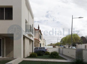 Moradia T4 para Venda em Lordelo do Ouro e Massarelos