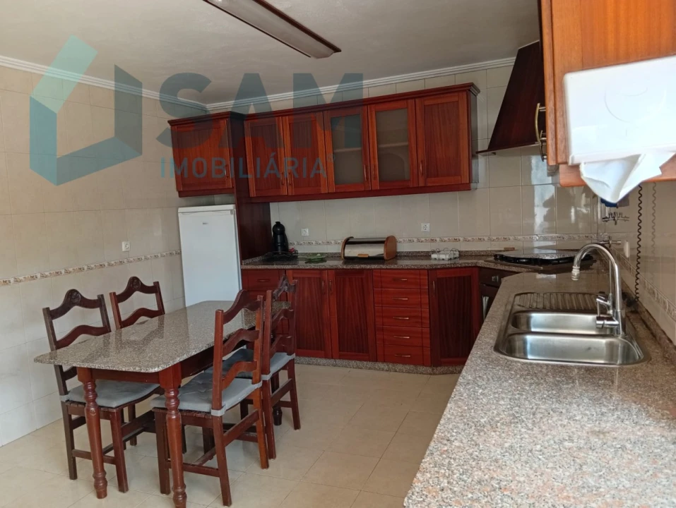 Moradia T2 para Venda em Dois Portos e Runa Foto 9