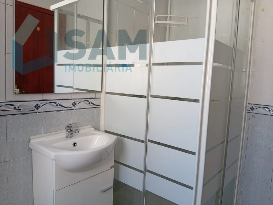 Moradia T2 para Venda em Dois Portos e Runa Foto 23