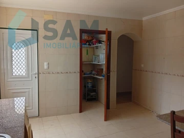 Moradia T2 para Venda em Dois Portos e Runa