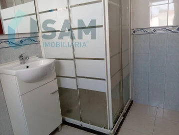 Moradia T2 para Venda em Dois Portos e Runa