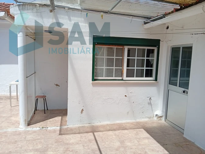 Moradia T2 para Venda em Dois Portos e Runa Foto 2