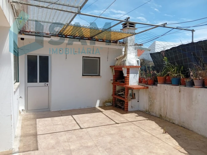 Moradia T2 para Venda em Dois Portos e Runa Foto 4