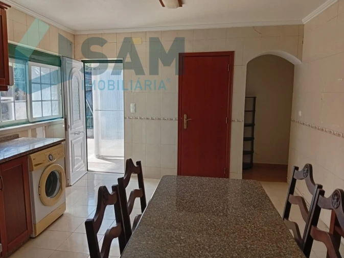 Moradia T2 para Venda em Dois Portos e Runa Foto 11