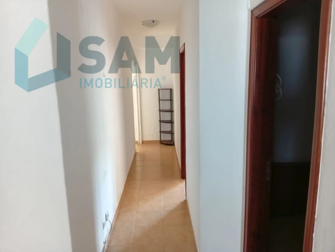 Moradia T2 para Venda em Dois Portos e Runa Foto 13