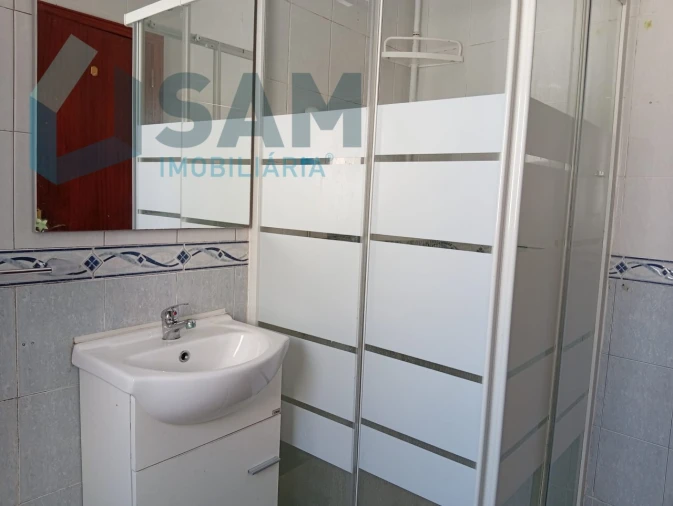 Moradia T2 para Venda em Dois Portos e Runa Foto 23