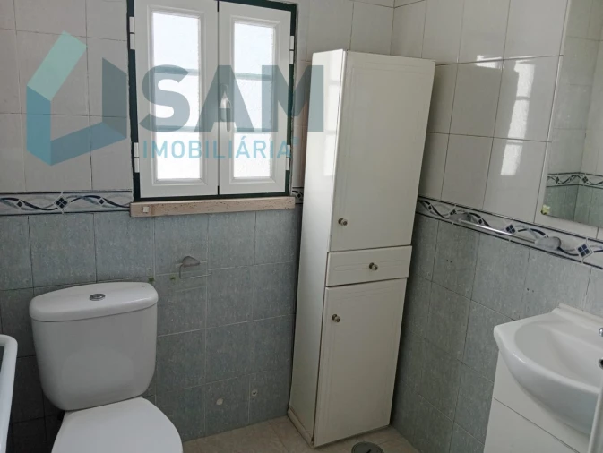 Moradia T2 para Venda em Dois Portos e Runa Foto 22