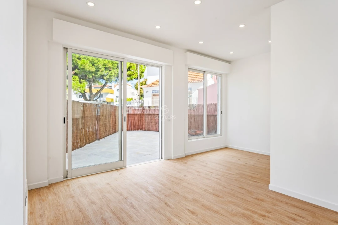 Apartamento T1 para Venda em Carcavelos e Parede Foto 1