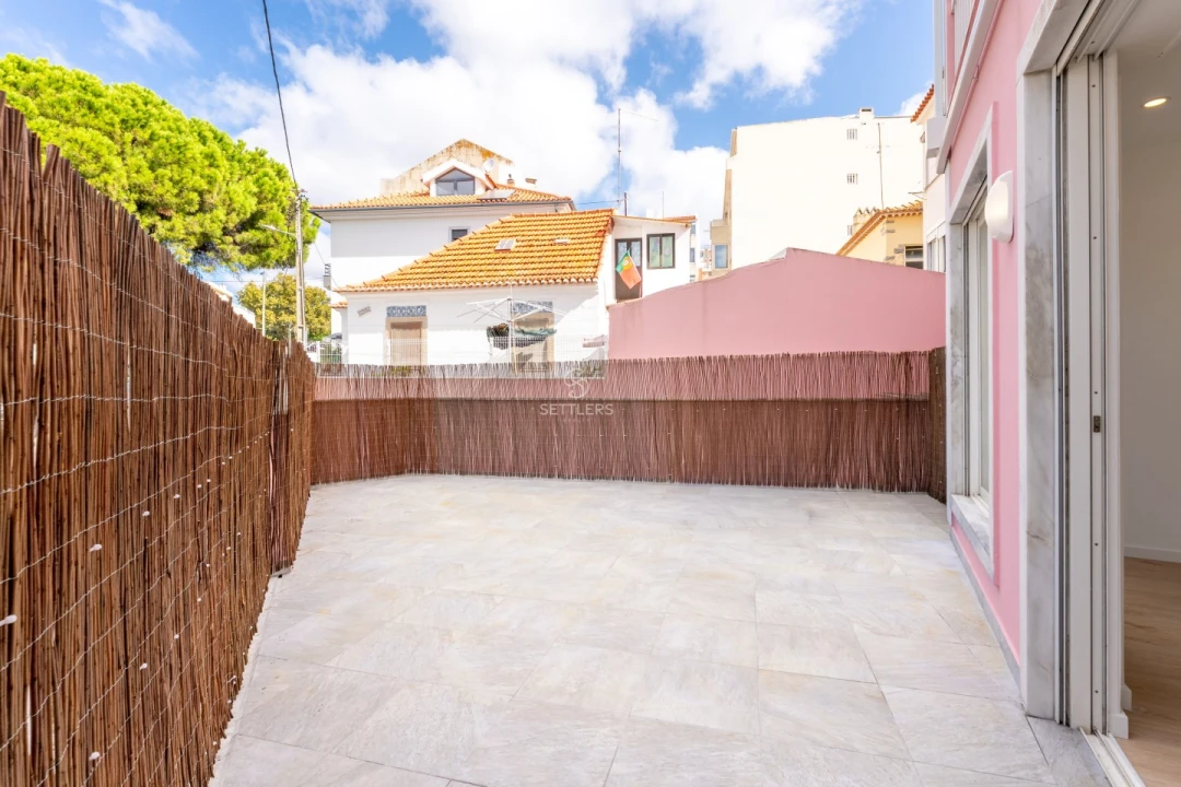 Apartamento T1 para Venda em Carcavelos e Parede Foto 2
