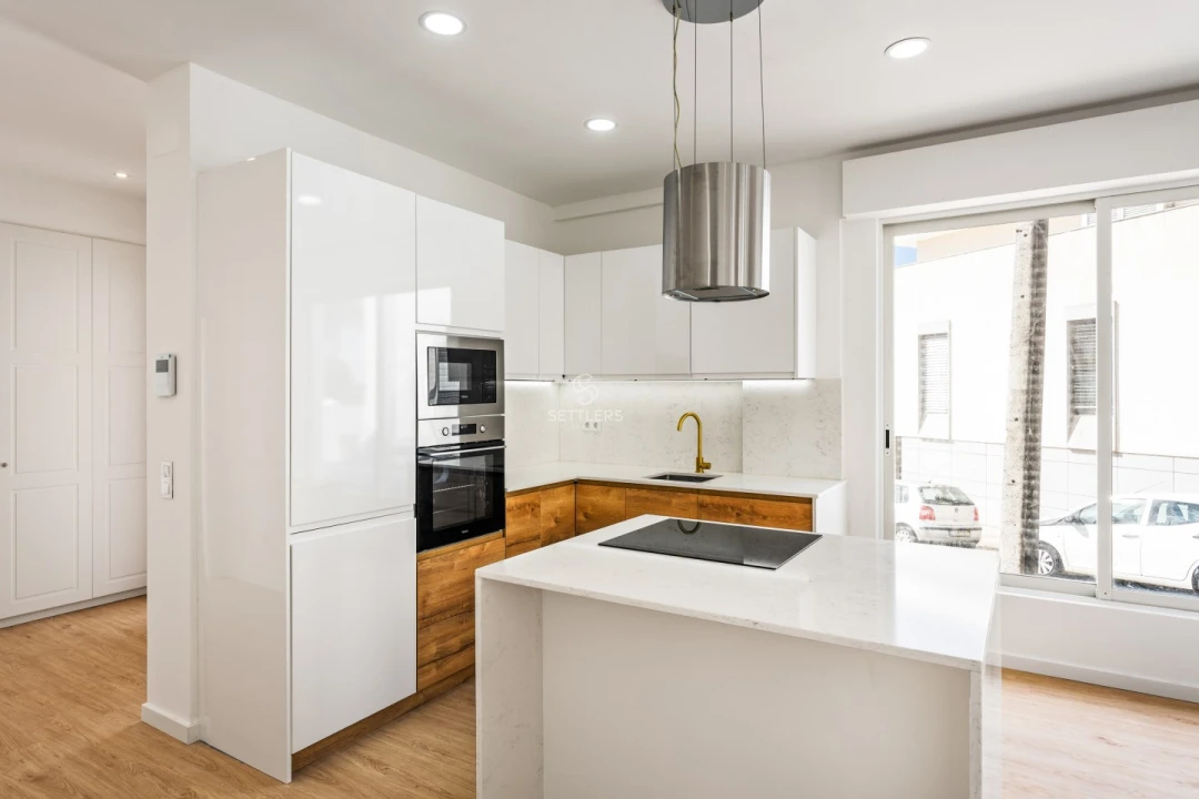 Apartamento T1 para Venda em Carcavelos e Parede Foto 8