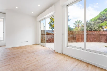Apartamento T1 para Venda em Carcavelos e Parede