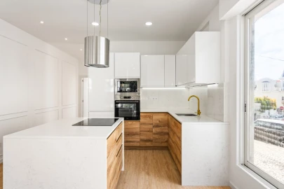 Apartamento T1 para Venda em Carcavelos e Parede