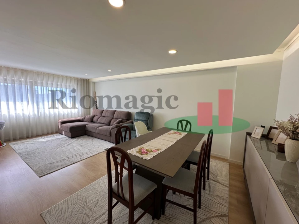 Apartamento T2 para Arrendamento em Lumiar Foto 6