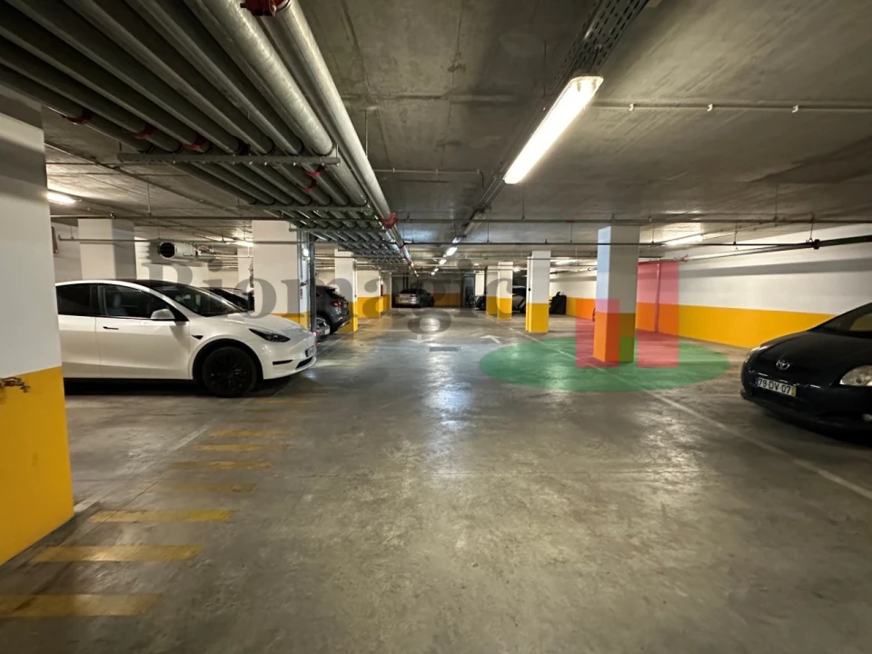 Apartamento T2 para Arrendamento em Lumiar Foto 10