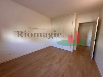 Apartamento T2 para Arrendamento em Lumiar