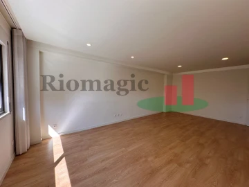 Apartamento T2 para Arrendamento em Lumiar