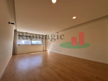 Apartamento T2 para Arrendamento em Lumiar