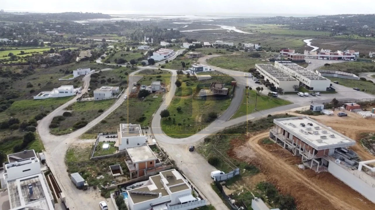 Terreno para Venda em Aguada de Cima Foto 2