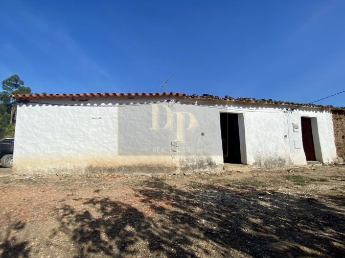 Moradia T4 para Venda em Marmelete Foto 4