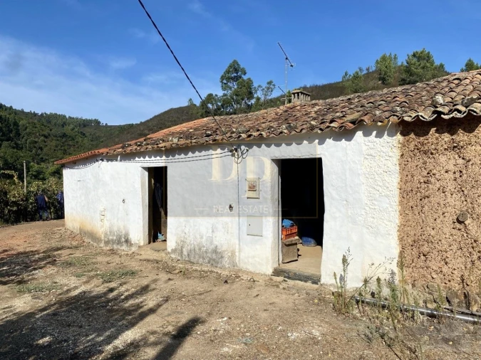 Moradia T4 para Venda em Marmelete Foto 5