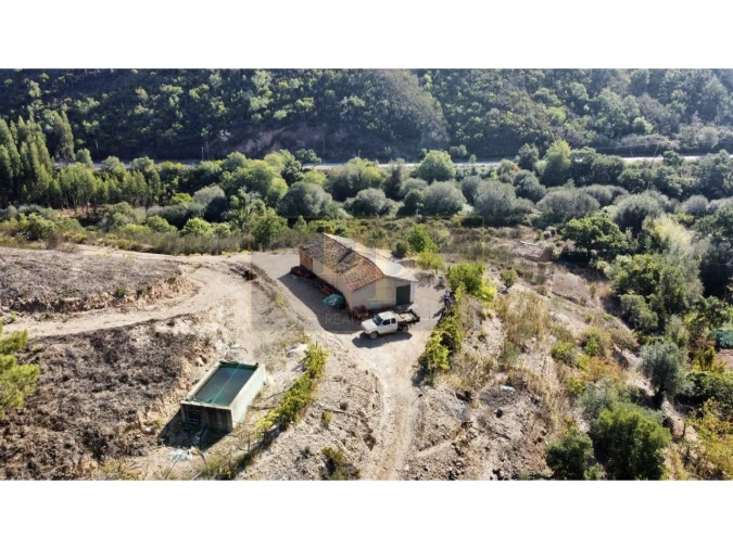Moradia T4 para Venda em Marmelete Foto 3