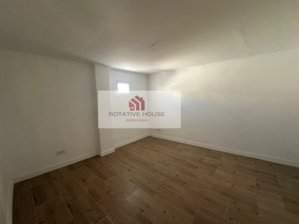 Apartamento T4 para Venda em Caia, São Pedro e Alcáçova Foto 3