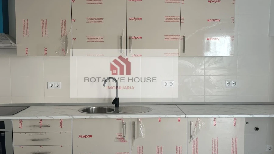 Apartamento T4 para Venda em Caia, São Pedro e Alcáçova
