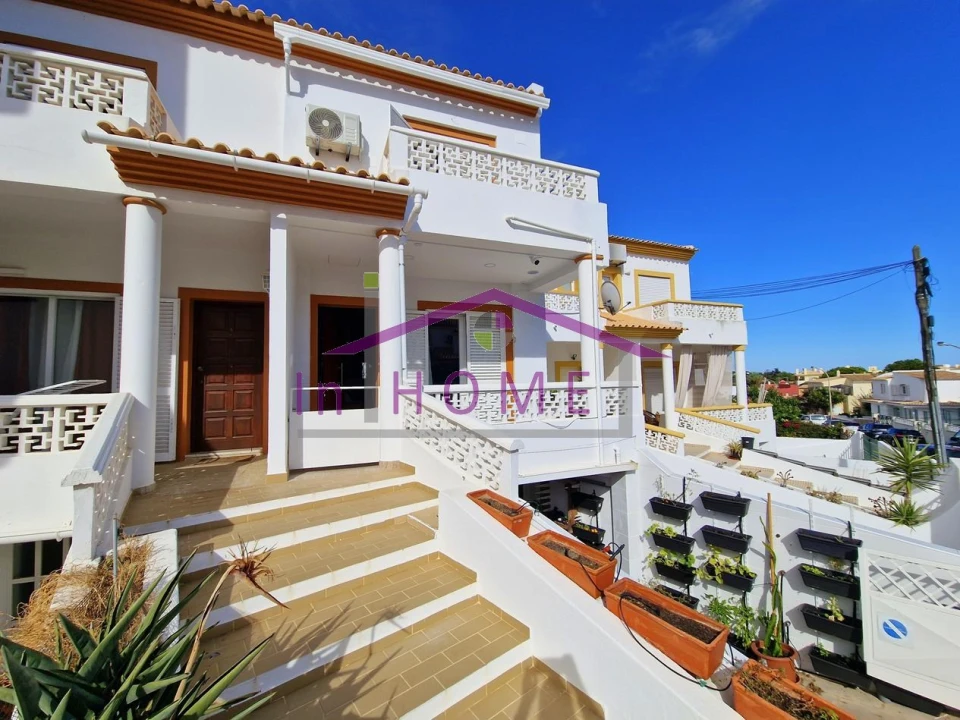 Moradia T2 para Venda em Albufeira e Olhos de Água Foto 1