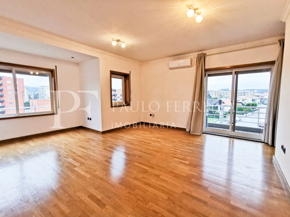 Apartamento T2 para Arrendamento em Antas e Abade de Vermoim Foto 3