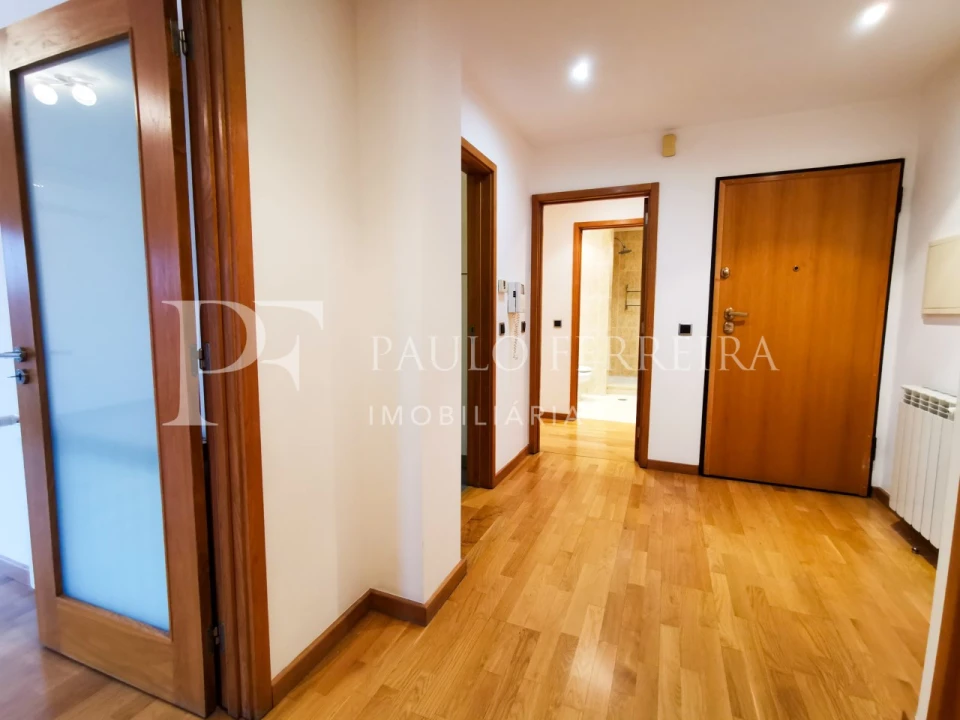 Apartamento T2 para Arrendamento em Antas e Abade de Vermoim Foto 8