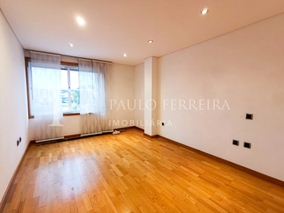 Apartamento T2 para Arrendamento em Antas e Abade de Vermoim Foto 10