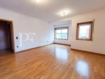 Apartamento T2 para Arrendamento em Antas e Abade de Vermoim
