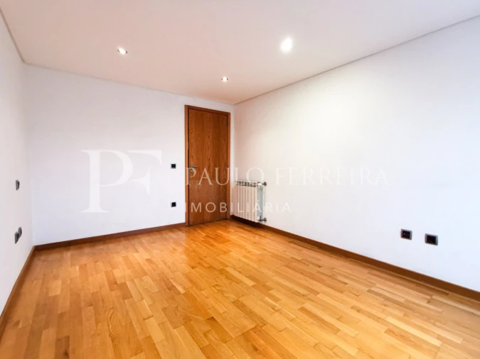 Apartamento T2 para Arrendamento em Antas e Abade de Vermoim Foto 13