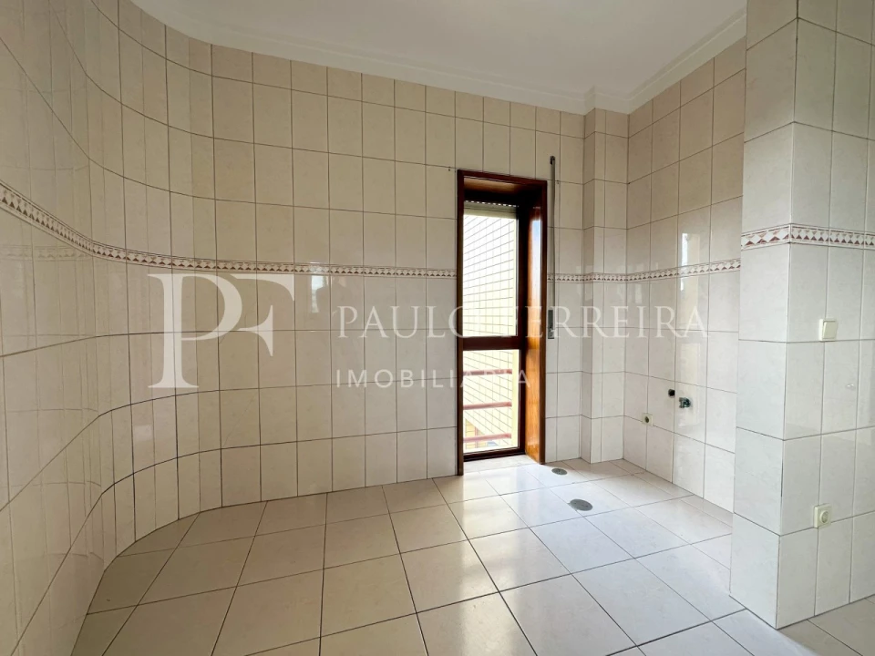 Apartamento T2 para Arrendamento em Vila Nova de Famalicão e Calendário Foto 6