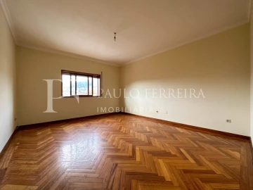 Apartamento T2 para Arrendamento em Vila Nova de Famalicão e Calendário