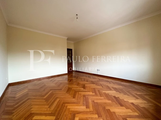 Apartamento T2 para Arrendamento em Vila Nova de Famalicão e Calendário Foto 3