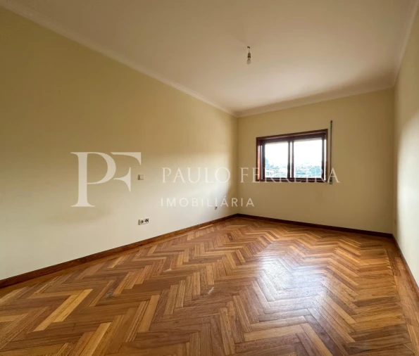Apartamento T2 para Arrendamento em Vila Nova de Famalicão e Calendário Foto 10