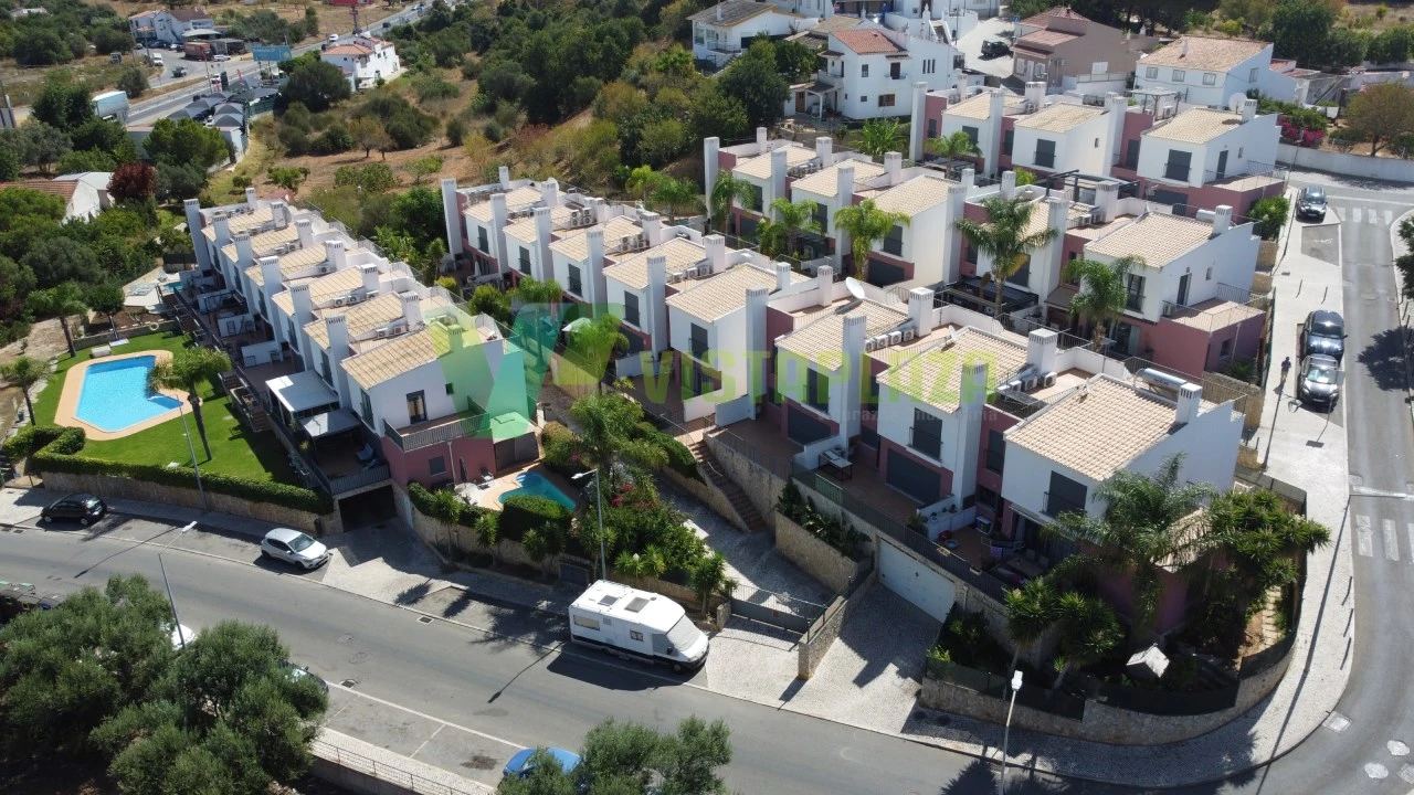 Moradia T3 para Venda em Guia Foto 33