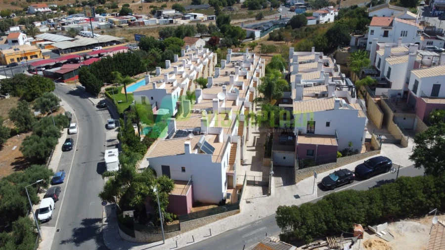Moradia T3 para Venda em Guia Foto 32