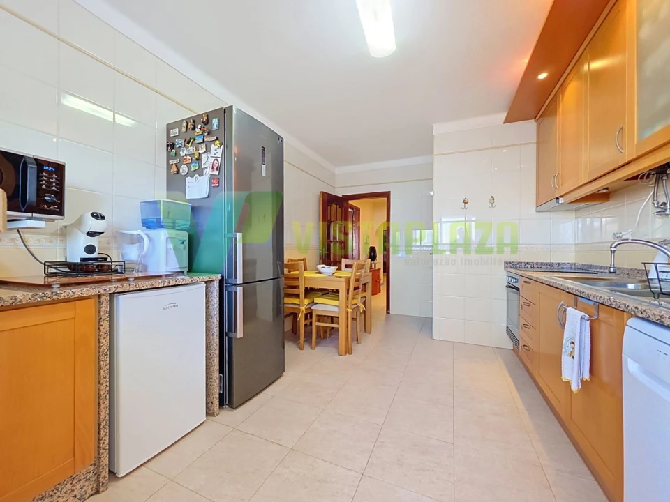 Apartamento T4 para Venda em Portimão Foto 1