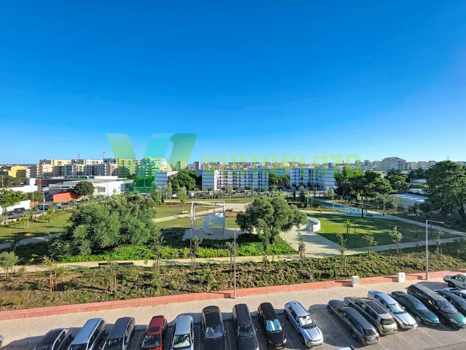 Apartamento T4 para Venda em Portimão Foto 24
