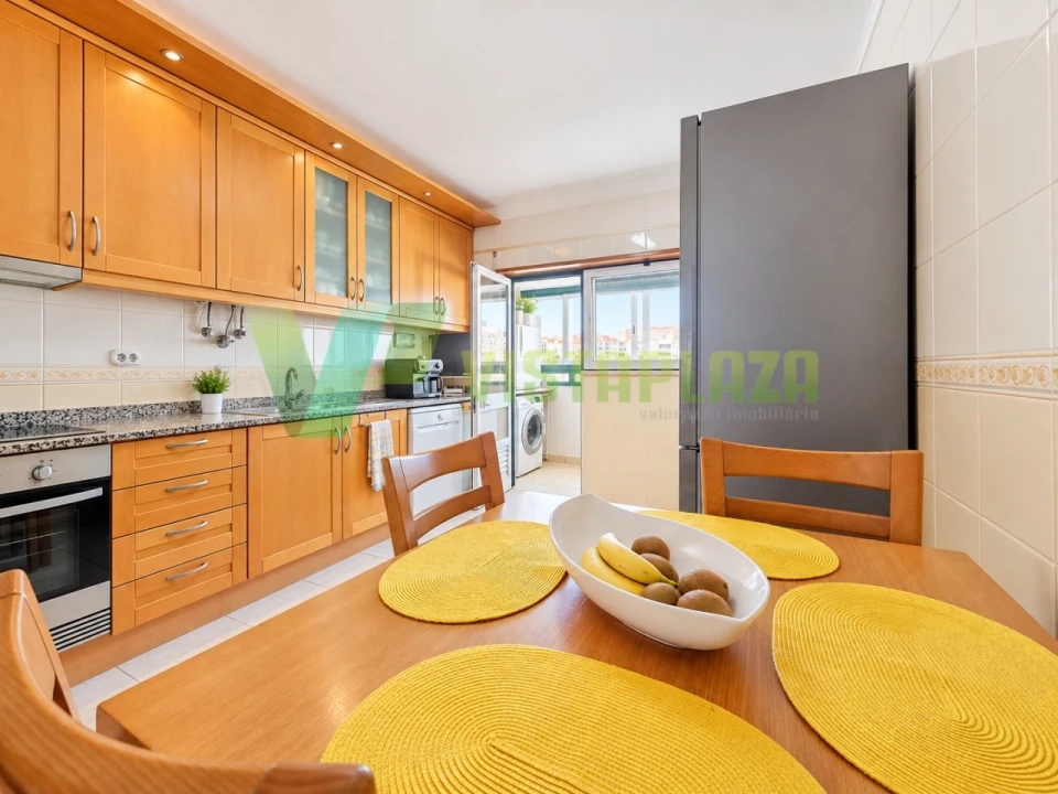 Apartamento T4 para Venda em Portimão Foto 4