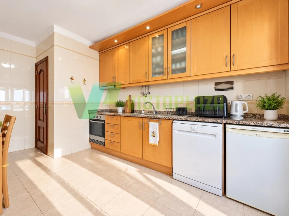 Apartamento T4 para Venda em Portimão Foto 5