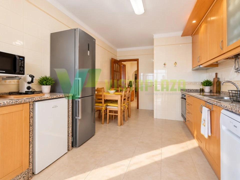 Apartamento T4 para Venda em Portimão Foto 6