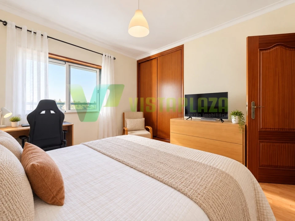 Apartamento T4 para Venda em Portimão Foto 10