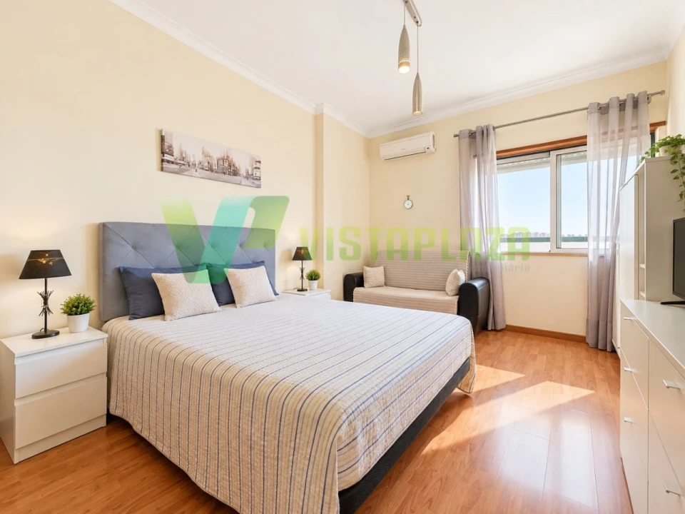 Apartamento T4 para Venda em Portimão Foto 12