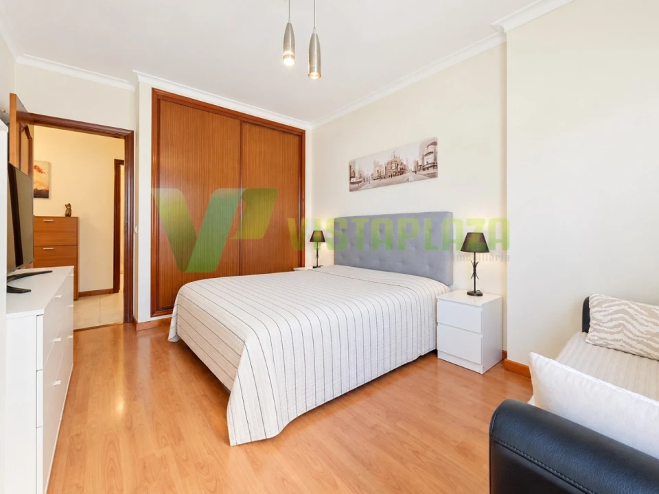 Apartamento T4 para Venda em Portimão Foto 13